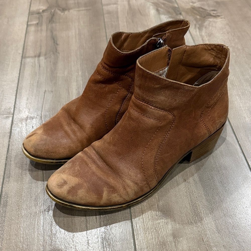 Lucky Brand Tan Suede Ankle Booties with Stacked Heel